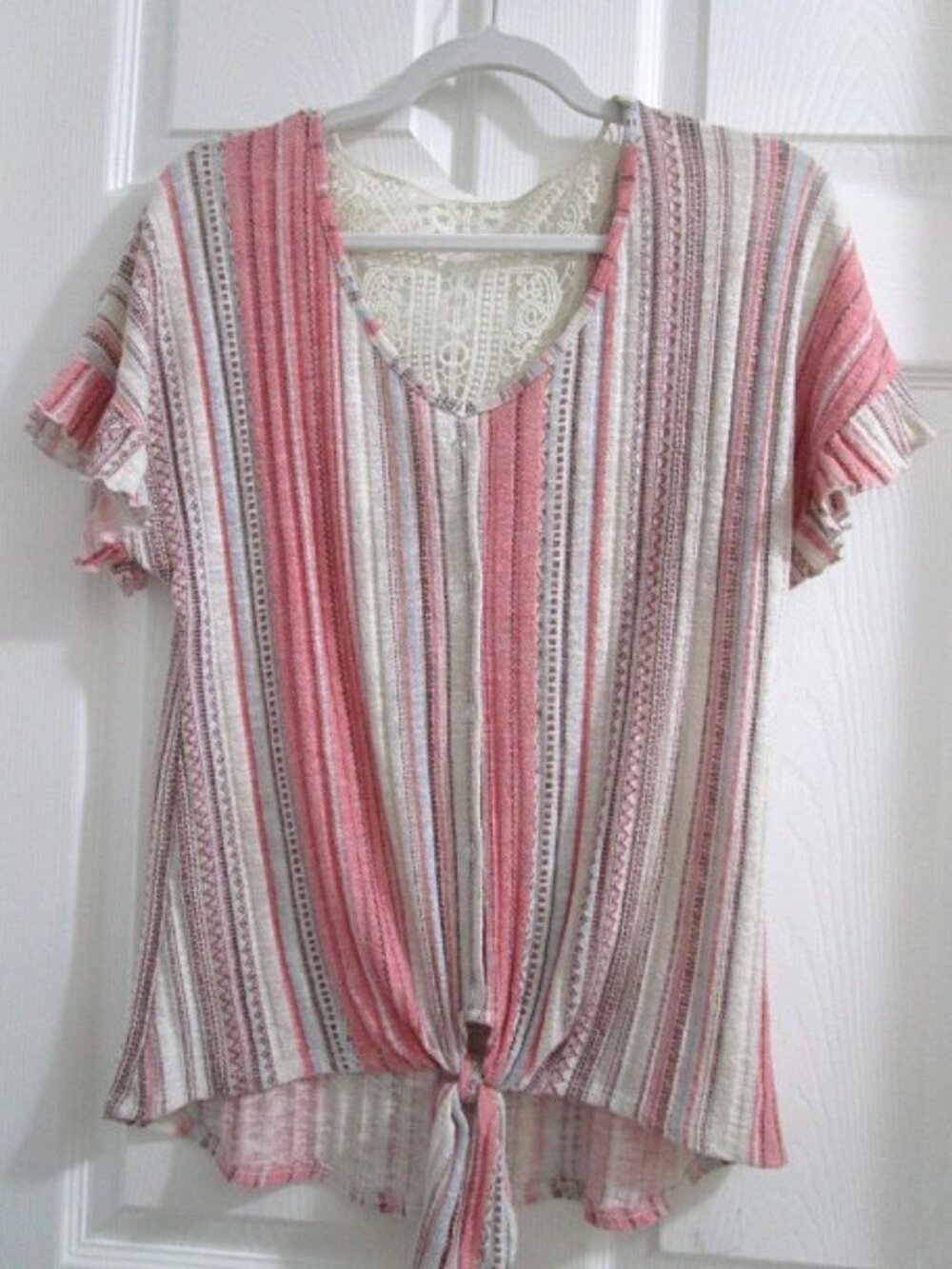 Absolutely Famous Top Size M Pre owned Short Sleeve.